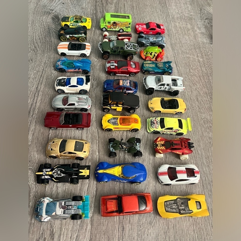 Hotwheels Toy Diecast Cars Lot Of 30 cars lot #6 - Picture 4 of 4